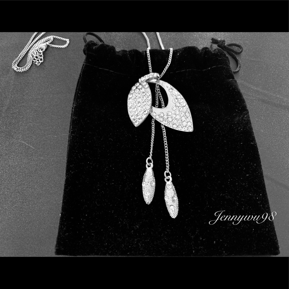 Fashion silver tone long crystal leaves necklace